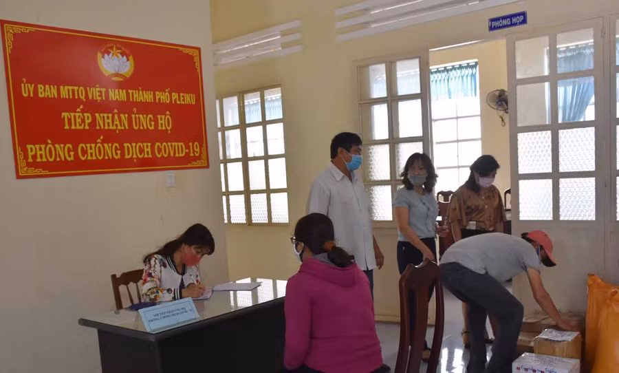 Ủy ban MTTQ Việt Nam TP. Pleiku-nơi tiếp nhận những tấm lòng hảo tâm. Ảnh: Hà Phương