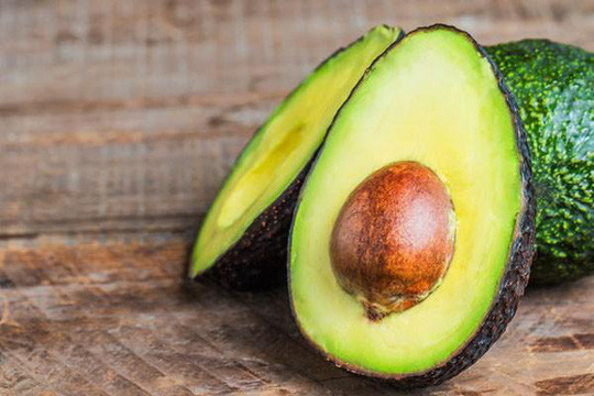 Bơ giúp cơ thể hấp thụ các chất chống oxy hóa trong các loại rau khi bạn ăn rau - Ảnh: Internet