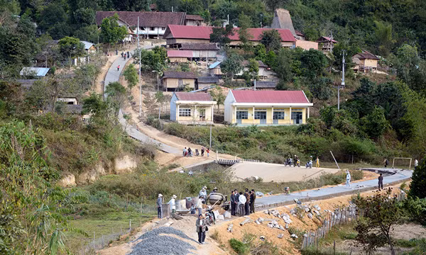  Diện mạo nông thôn xã Hà Đông (huyện Đak Đoa) ngày càng khởi sắc. Ảnh: Đ.T