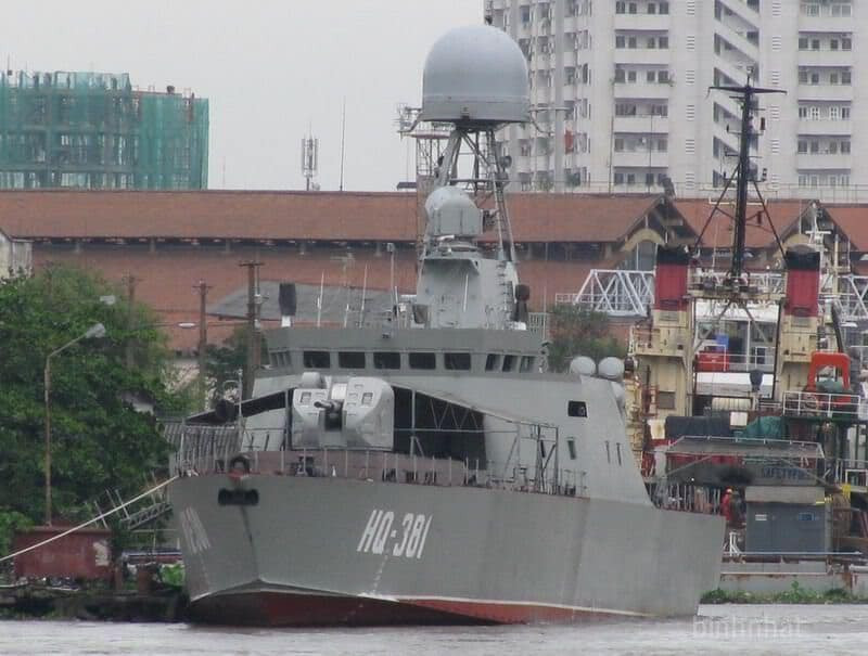 Đặc biệt, tàu tên lửa BPS-500 đầu tiên này được chúng ta đóng theo công nghệ module - công nghệ đóng tàu cực kỳ tiên tiến, ngay cả người Nga hiện tại cũng "chưa thạo" đóng tàu theo công nghệ module. Nguồn ảnh: BHQ. Đặc biệt, tàu tên lửa BPS-500 đầu tiên này được chúng ta đóng theo công nghệ module - công nghệ đóng tàu cực kỳ tiên tiến, ngay cả người Nga hiện tại cũng