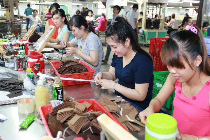 Lịch nghỉ lễ áp dụng cho các cán bộ công nhân viên chức, người lao động. Thời gian nghỉ có thể thay đổi, bởi một số cơ quan tổ chức do yêu cầu đặc thù của công việc.