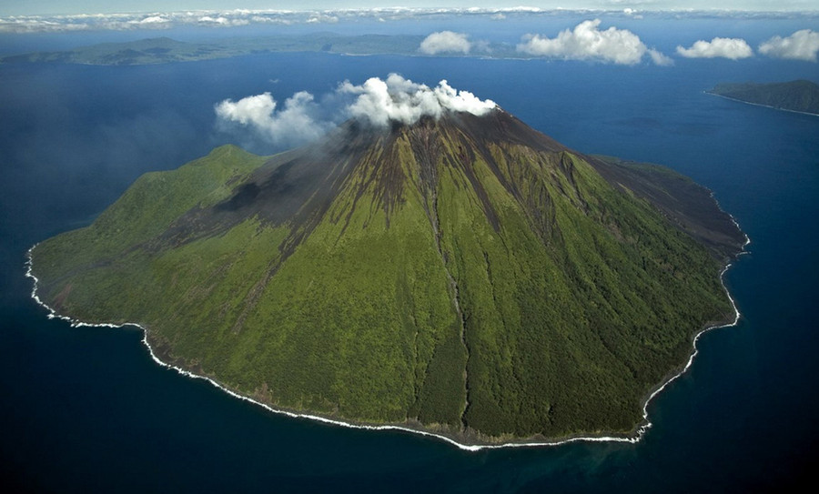 Núi lửa Ambrym vẫn còn đang hoạt động - Ảnh: GETTY IMAGES