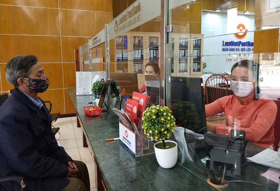 Ngân hàng Thương mại cổ phần Bưu điện Liên Việt tiếp tục triển khai gói hỗ trợ đặc biệt trị giá 10.000 tỷ đồng với mức lãi suất cho vay ưu đãi giảm tới 2%/năm. Ảnh: S.C  Ngân hàng Thương mại cổ phần Bưu điện Liên Việt tiếp tục triển khai gói hỗ trợ đặc biệt trị giá 10.000 tỷ đồng với mức lãi suất cho vay ưu đãi giảm tới 2%/năm. Ảnh: S.C