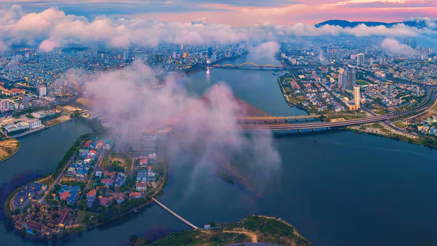 Dưới làn mây...