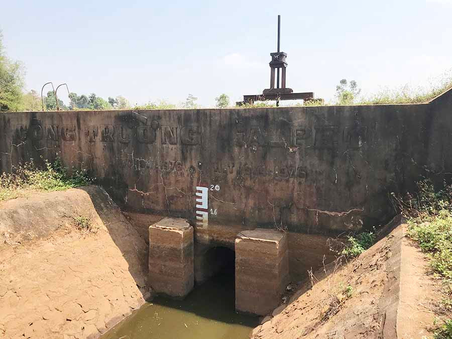 Mực nước đập dâng Ia Pết, xã Bờ Ngoong, huyện Chư Sê xuống thấp. Ảnh: Quang Tấn