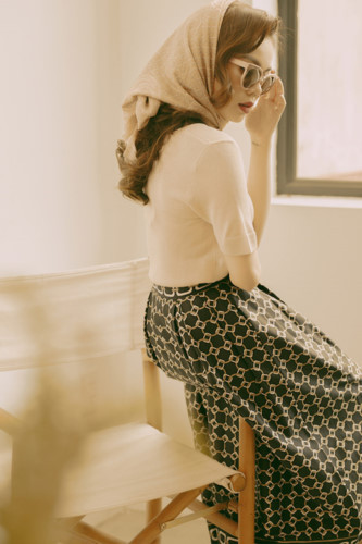 "Đã đến lúc tôi phải làm việc mà trái tim mình thôi thúc bởi tôi quá yêu nhạc tình từ khi còn nhỏ. Ai nghĩ tôi già hơn tuổi tôi cũng chịu nhưng tôi nghĩ 28 tuổi là tuổi có sự trải nghiệm nhất định. Đây không phải là sự liều lĩnh mà là sự thách thức chính bản thân" - Giang Hồng Ngọc tâm sự.