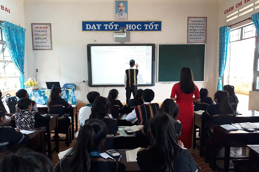  Một tiết học tại Trường THCS Dân tộc Nội trú huyện. Ảnh: N.T