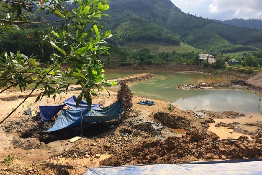 Một góc mỏ vàng Bồng Miêu.