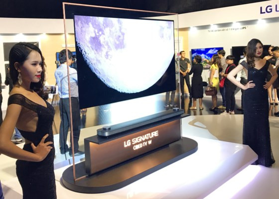  TV LG OLED Signature W mỏng chỉ 2,57mm