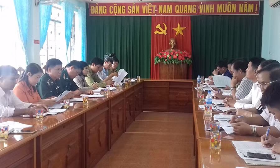  Đoàn kiểm tra số 01 của Ban Chỉ đạo thu hồi đất rừng bị lấn chiếm tỉnh Gia Lai làm việc tại huyện Đức Cơ. Ảnh: Mỹ Duyên