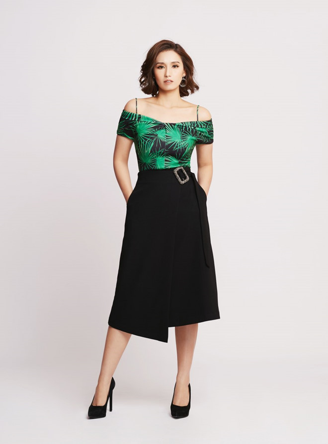 Lã Thanh Huyền chuộng trang phục đơn sắc. Lã Thanh Huyền chuộng trang phục đơn sắc.