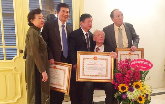 Trao tặng giải thưởng công bằng, chính xác là chất xúc tác lớn đối với người sáng tác