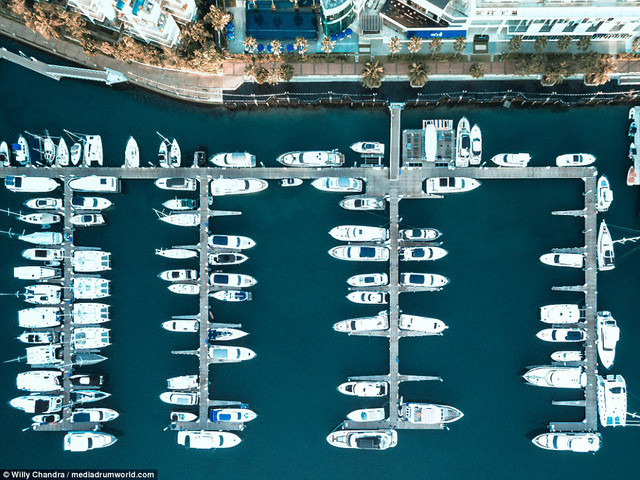  Những chiếc du thuyền tư nhân neo đậu tại một trong những bến tàu nổi tiếng tại Singapore