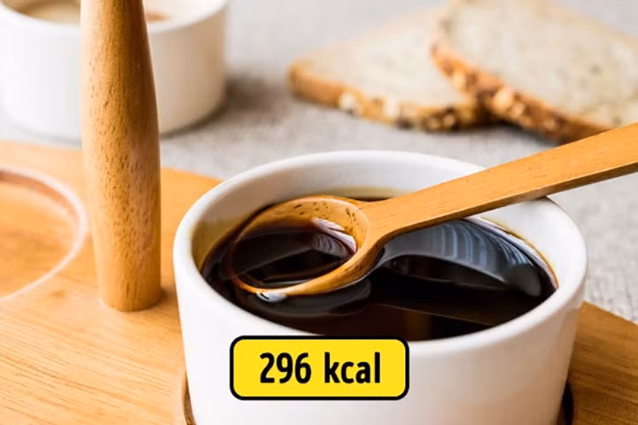 Mật mía giàu chất khoáng và vitamin B, được dùng nhiều trong các món nướng và món tráng miệng.