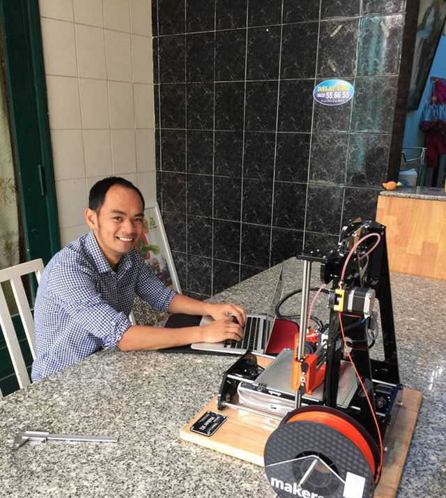 Chỉ cần 1 chiếc máy tính có kết nối internet, dù ở bất cứ đâu Huy cũng có thể quản lý và chăm sóc khu vườn của mình. Chỉ cần 1 chiếc máy tính có kết nối internet, dù ở bất cứ đâu Huy cũng có thể quản lý và chăm sóc khu vườn của mình.