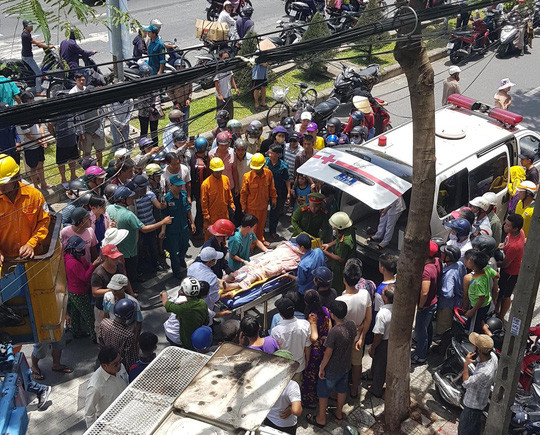 Các nạn nhân bị bỏng được chuyển đến bệnh viện đa khoa để cấp cứu.