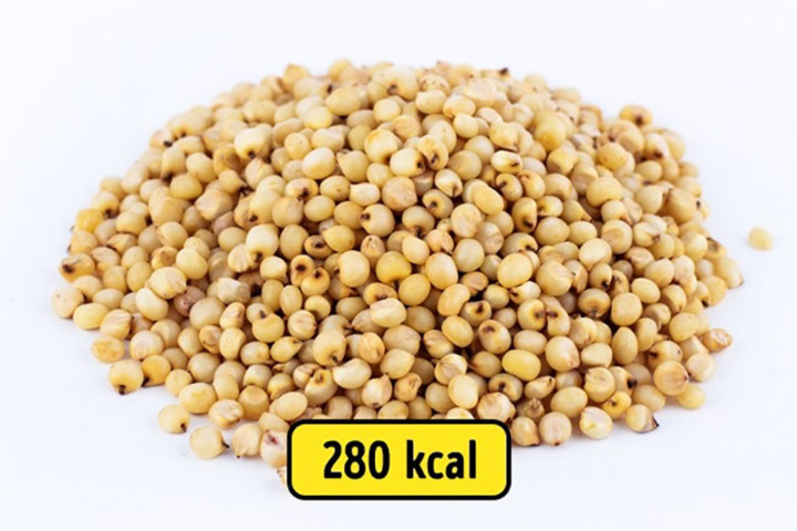 Hạt cao lương: Được sản xuất từ cây cao lương, loại đường này đã được sử dụng ở Trung Quốc từ thời cổ đại và nổi tiếng vì những lợi ích sức khỏe mà nó mang lại. Nó cũng chỉ chứa khoảng một nửa lượng calo như đường trắng thông thường. Hạt cao lương: Được sản xuất từ cây cao lương, loại đường này đã được sử dụng ở Trung Quốc từ thời cổ đại và nổi tiếng vì những lợi ích sức khỏe mà nó mang lại. Nó cũng chỉ chứa khoảng một nửa lượng calo như đường trắng thông thường.