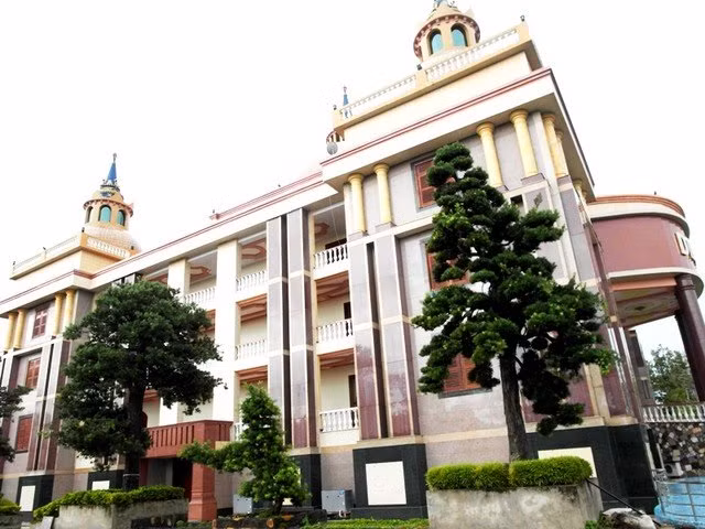  Một góc dinh thự lớn nhất miền Nam của đại gia Trầm Bê.