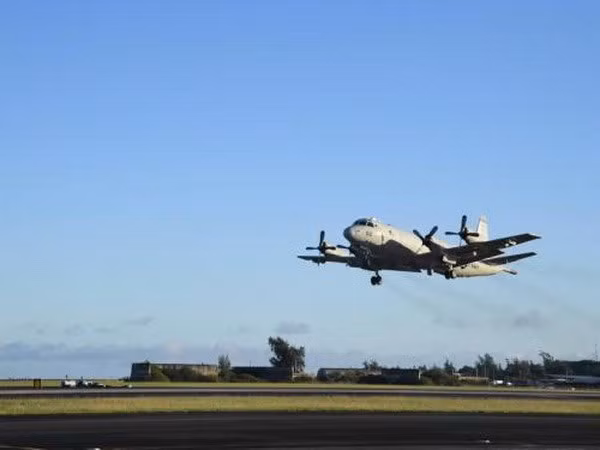 Cuộc tập trận mở màn ngày 31-7 và kết thúc ngày 12-8.