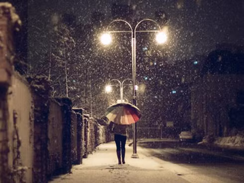 Một mình nơi phố thị, con nhớ nhà lắm! (Ảnh minh họa)