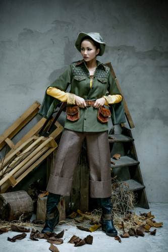 Ekip thực hiện: Ảnh: Móm Nguyễn; Makeup: Tâm Bùi. Costume: Lin Lin. Stylist: Phan Anh Tuấn. Lighting: Hồng Đức Phạm. Ekip thực hiện: Ảnh: Móm Nguyễn; Makeup: Tâm Bùi. Costume: Lin Lin. Stylist: Phan Anh Tuấn. Lighting: Hồng Đức Phạm.