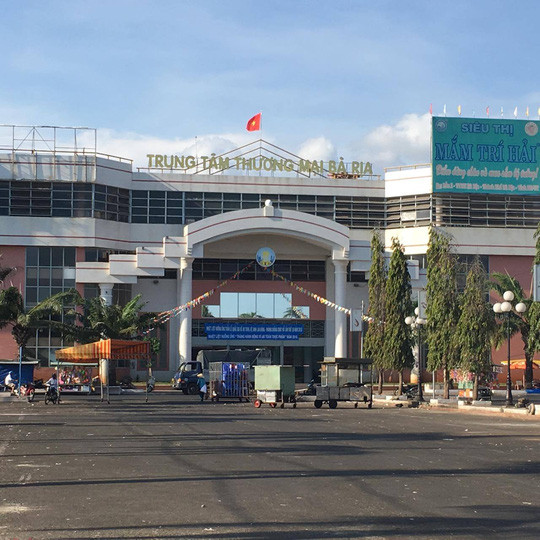 Ông Hoàng ký quyết định cho vợ thôi việc sau khi xảy ra sai phạm tại Ban Quản lý chợ Ông Hoàng ký quyết định cho vợ thôi việc sau khi xảy ra sai phạm tại Ban Quản lý chợ