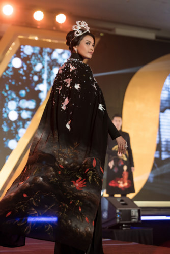 Cùng năm đó, Trương Thị May cũng chính là đại diện Việt Nam tham dự cuộc thi Hoa hậu hoàn vũ thế giới được tổ chức tại Liên bang Nga. Cùng năm đó, Trương Thị May cũng chính là đại diện Việt Nam tham dự cuộc thi Hoa hậu hoàn vũ thế giới được tổ chức tại Liên bang Nga.