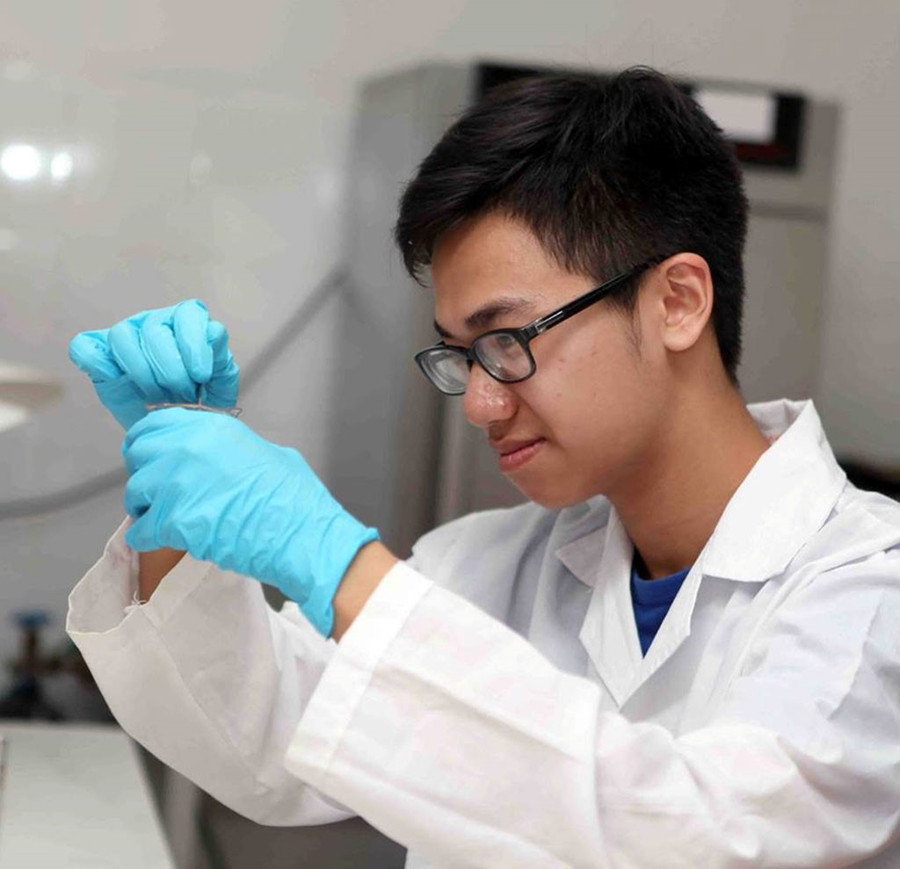 Hóa học là một trong những niềm đam mê lớn của Thanh Lâm Hóa học là một trong những niềm đam mê lớn của Thanh Lâm