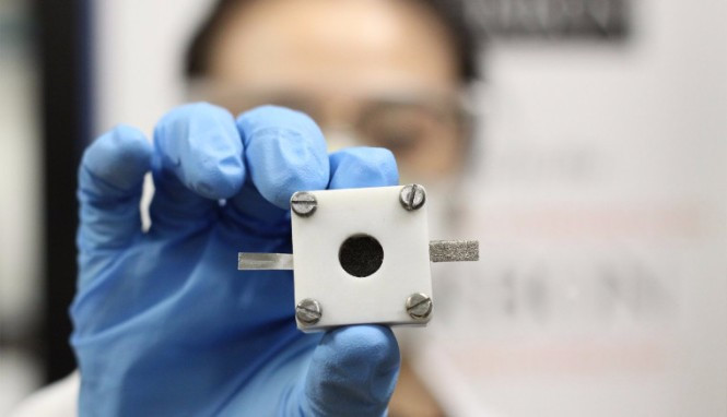 Pin kẽm cho phép mang đến số lần sạc cao hơn nhiều so với pin lithium-ion. Pin kẽm cho phép mang đến số lần sạc cao hơn nhiều so với pin lithium-ion.