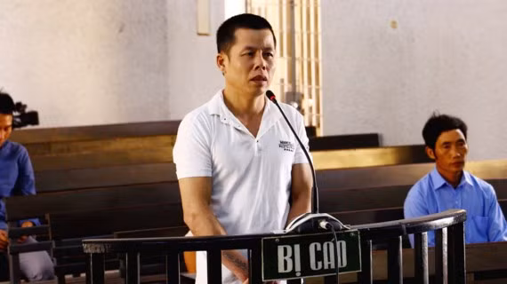 Lưu Văn Bảy tại phiên tòa Lưu Văn Bảy tại phiên tòa