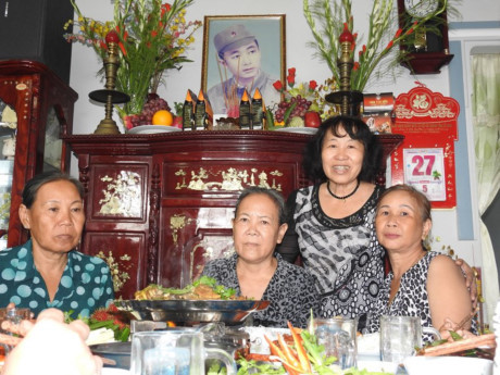 Ngày vui trọn vẹn 27-7 của cô Nguyễn Thị Mai. Ảnh: Trần Vũ