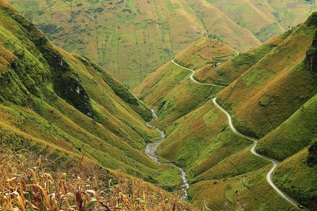 Đèo Mã Pí Lèng nổi tiếng với cảnh đẹp hùng vĩ. Nguồn ảnh: DutchTa (Flickr) Đèo Mã Pí Lèng nổi tiếng với cảnh đẹp hùng vĩ. Nguồn ảnh: DutchTa (Flickr)