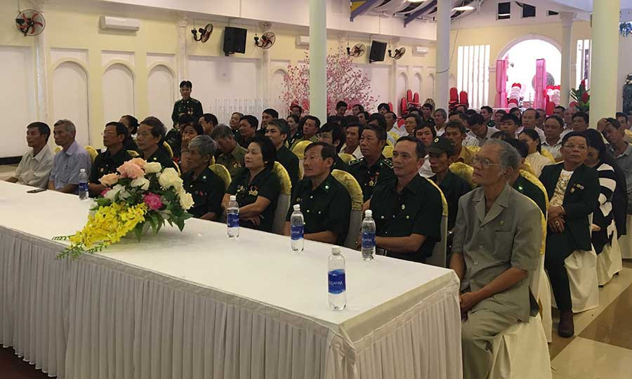 Đông đảo cựu đội viên Tổng đội TNXP Pleiku về tham dự buổi lễ kỷ niệm. Ảnh: P.L Đông đảo cựu đội viên Tổng đội TNXP Pleiku về tham dự buổi lễ kỷ niệm. Ảnh: P.L