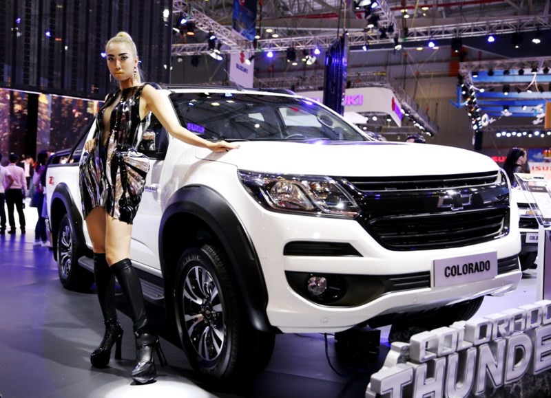 Chiếc bán tải Chevrolet Colorado mang diện mạo nam tính hơn và cuốn hút hơn nhờ gói phụ kiện chính hãng Thunder Z.