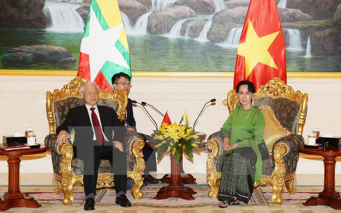 Tổng Bí thư Nguyễn Phú Trọng hội kiến với Cố vấn Nhà nước Myanmar, bà Aung San Suu Kyi.