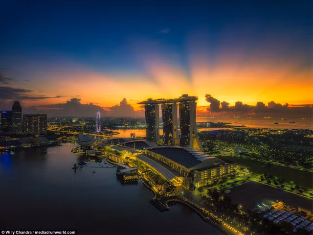  Tòa nhà cao nhất hiện lên đầy ấn tượng trong ánh hoàng hôn