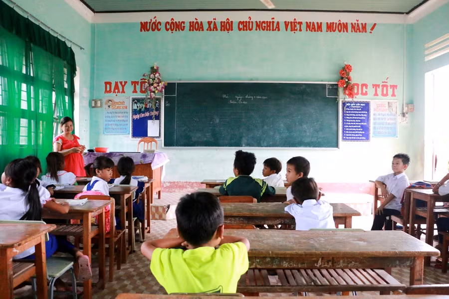 Tổ chức dạy phụ đạo cho học sinh. Ảnh: Q.T