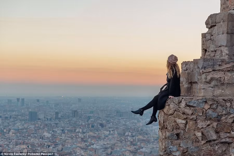 Cô chia sẻ du lịch đã giúp cô can đảm và tự lập hơn trước rất nhiều. Nicola cũng muốn nhắn nhủ đến mọi người: 