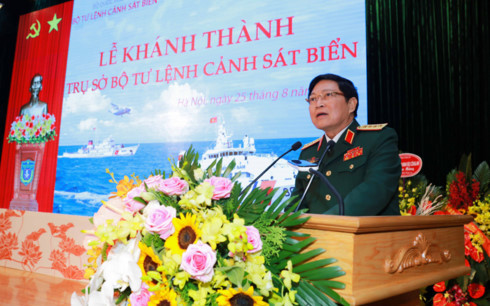 Đại tướng Ngô Xuân Lịch, Bộ trưởng Bộ Quốc phòng phát biểu tại buổi lễ. Đại tướng Ngô Xuân Lịch, Bộ trưởng Bộ Quốc phòng phát biểu tại buổi lễ.