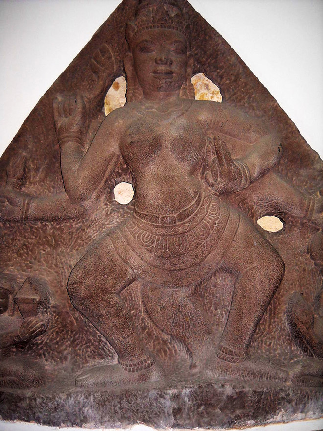 Phù điêu nữ thần ánh sáng Uma được nhà khảo cổ phát hiện tại di tích tháp Chánh Lộ , TP Quảng Ngãi. Phù điêu nữ thần ánh sáng Uma được nhà khảo cổ phát hiện tại di tích tháp Chánh Lộ , TP Quảng Ngãi.