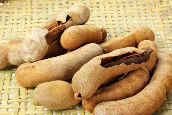 Me chứa nhiều vitamin C, vitamin B, canxi, sắt, kali, mangan và chất xơ. Hơn nữa, me còn biết đến rộng rãi nhờ tính chống viêm và chống oxy hóa, giúp điều trị và phòng ngừa một số vấn đề về sức khoẻ. (Ảnh Boldsky)