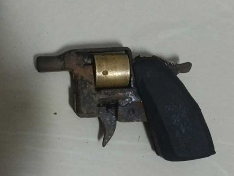 Khẩu súng mà các bị can sử dụng trong sòng bạc. Khẩu súng mà các bị can sử dụng trong sòng bạc.