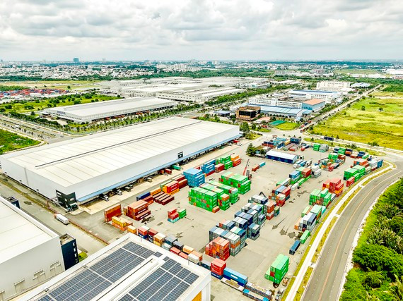 Hàng hóa tại Khu công nghệ cao TPHCM. Ảnh: Hoàng Hùng