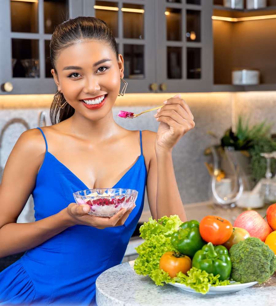 Á hậu Thạch Thu Thảo khuyến khích ăn uống lành mạnh để giữ gìn sức khỏe. Ảnh: BTC