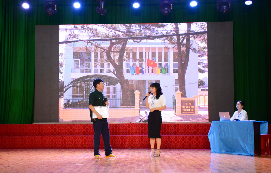 Phần thi tiểu phẩm của CĐCS Văn phòng Đoàn đại biểu Quốc hội và HĐND tỉnh. Ảnh: Lam Nguyên