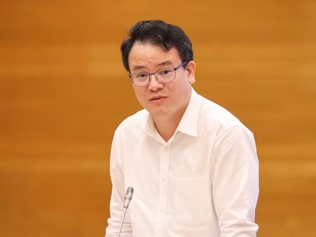 Thứ trưởng Bộ Kế hoạch và Đầu tư Trần Quốc Phương trả lời tại họp báo Chính phủ. (Ảnh: CTV/Vietnam+)