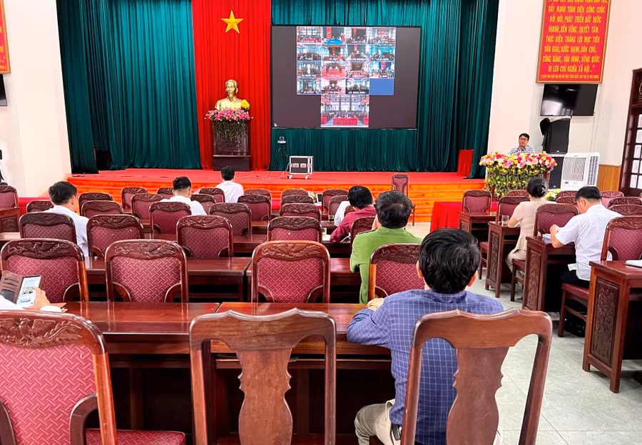 Toàn cảnh hội nghị sơ kết 9 tháng tại điểm cầu chính của huyện Chư Păh. Ảnh. Đinh Yến