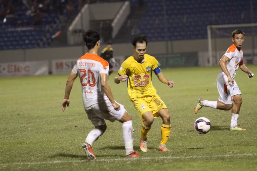 2 đội đã có một trận đấu tương đối tẻ nhạt Ảnh: Trần Khánh