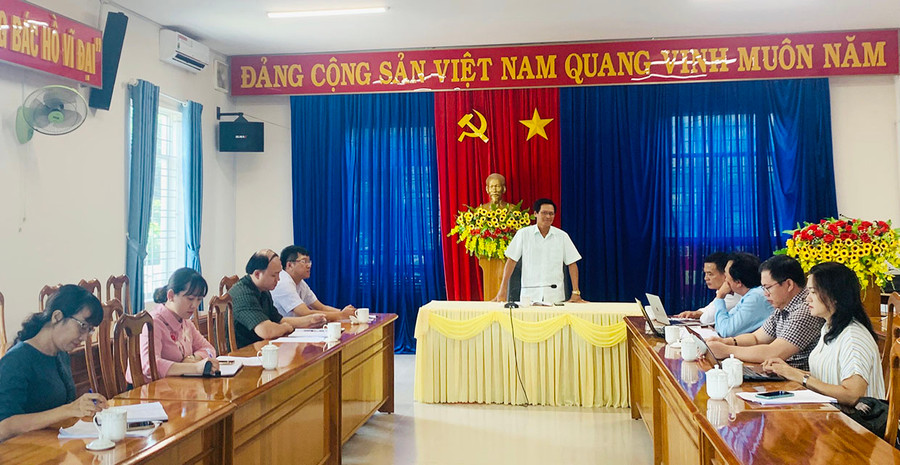 Quang cảnh buổi làm việc của đoàn công tác với lãnh đạo thị xã Ayun Pa. Ảnh: Vũ Chi