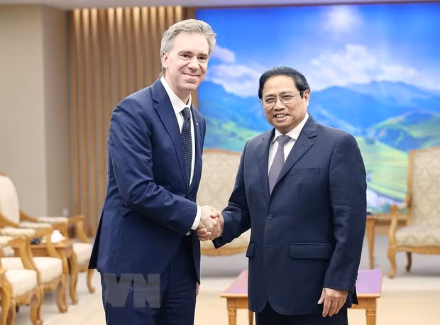  Thủ tướng Phạm Minh Chính tiếp Phó Chủ tịch Điều hành Tập đoàn năng lượng AES (Hoa Kỳ) Juan Ignacio Rubiolo. (Ảnh: Dương Giang/TTXVN)